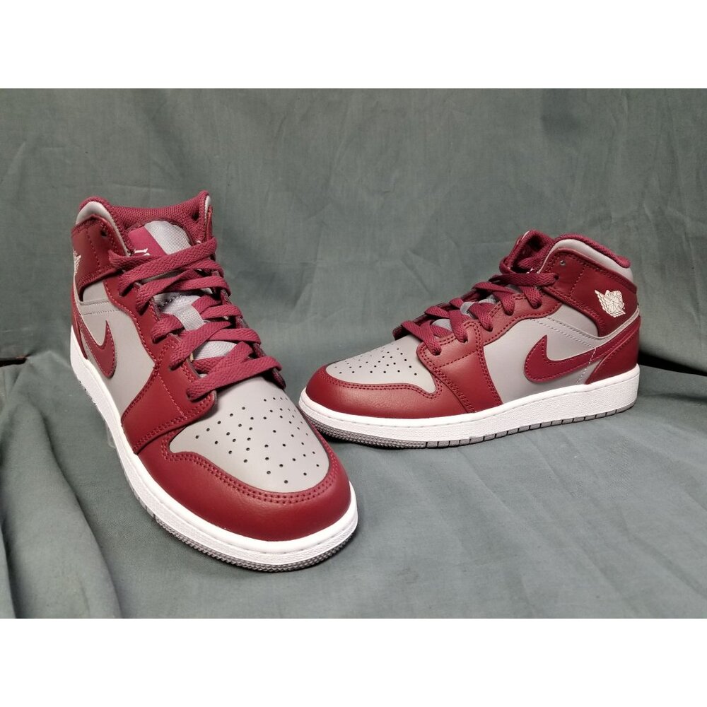 Jordan 1 Mid Cherrywood Red (GS) Size 6Y NEW NO BOX! - Picture 1 of 11